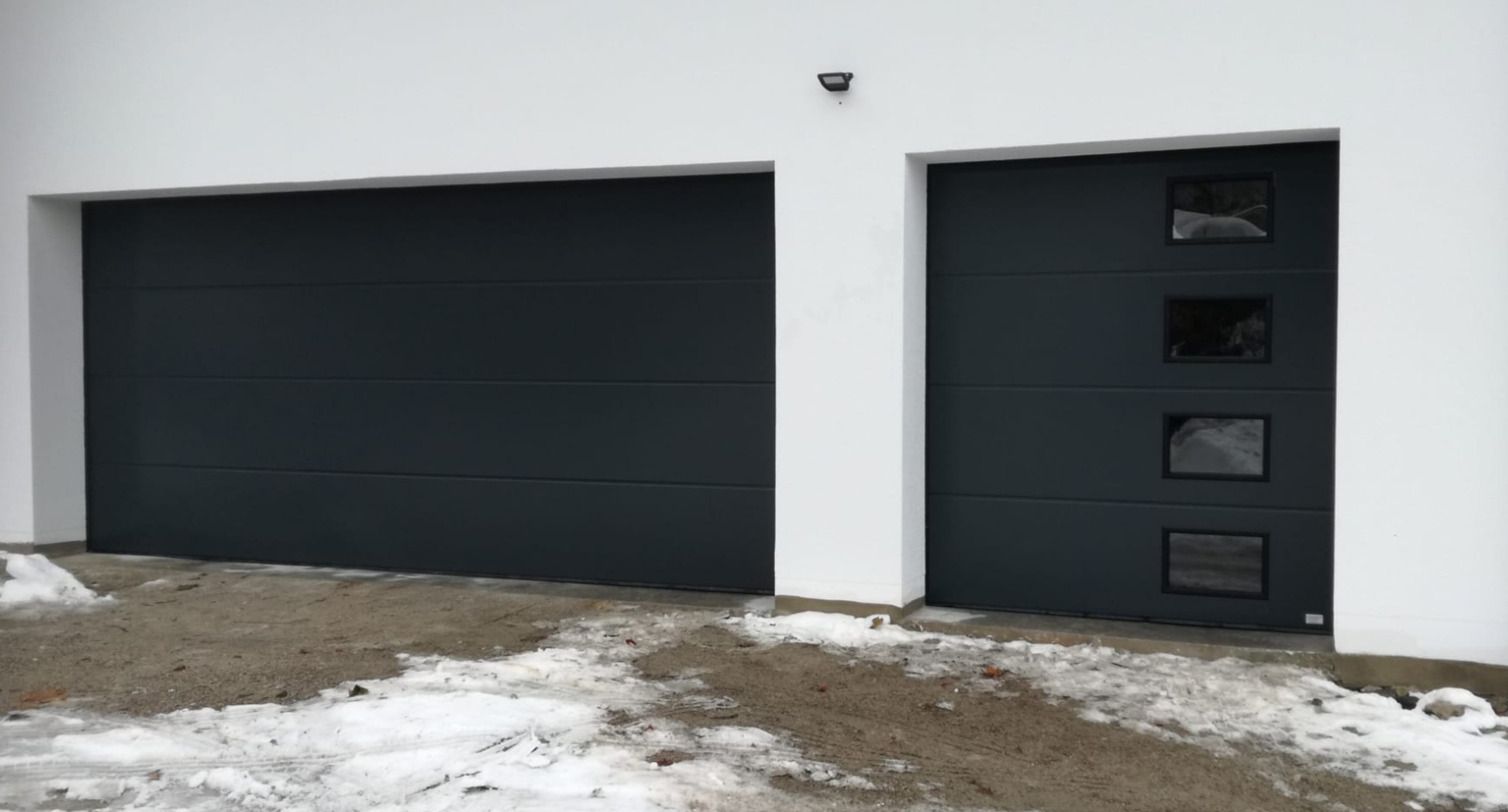 DS-Tore_Anthrazitgrau-mit Rechteckfenster