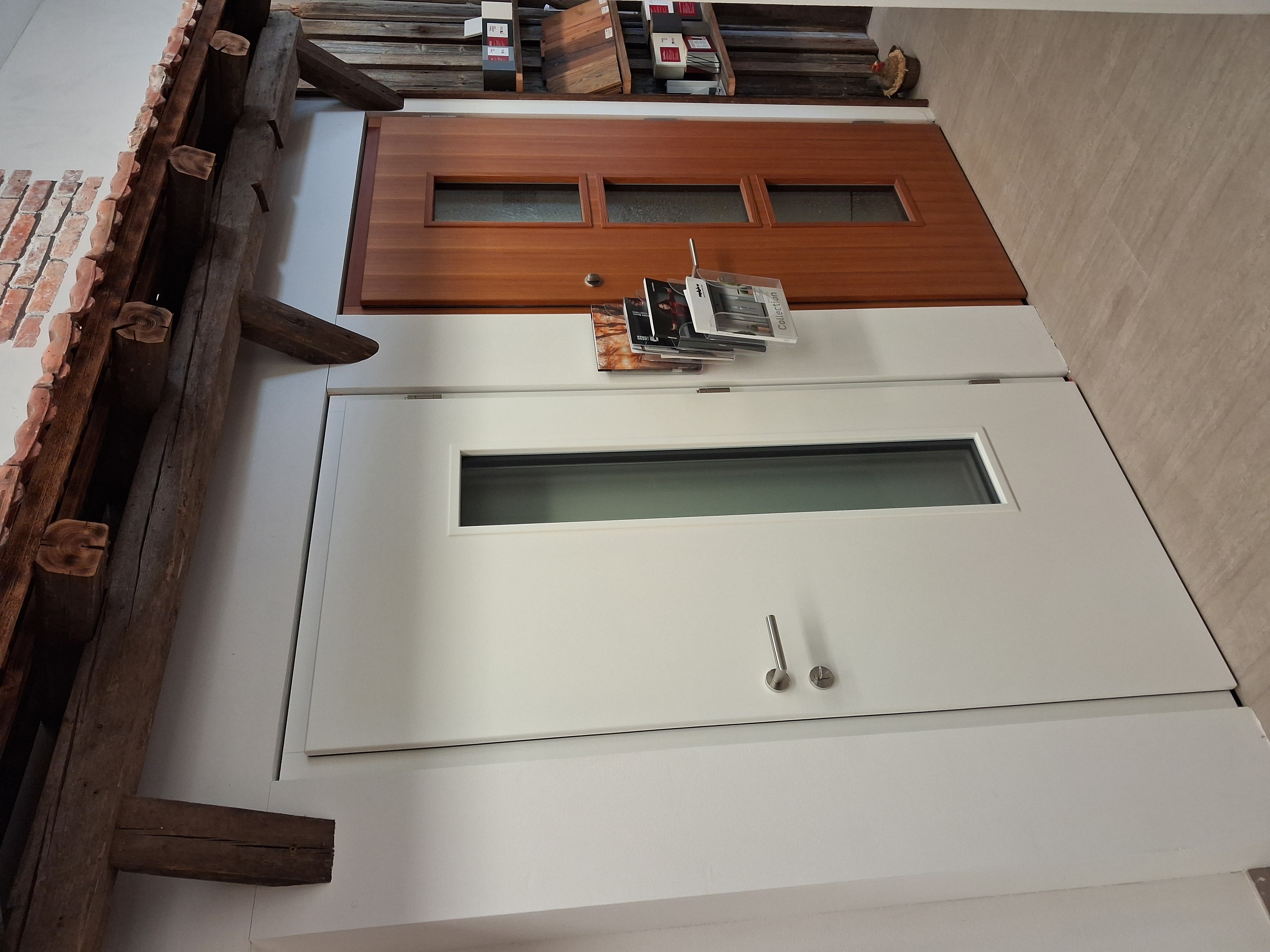 Haustüren_Ausstellung_Holz-lackiert_Lärche